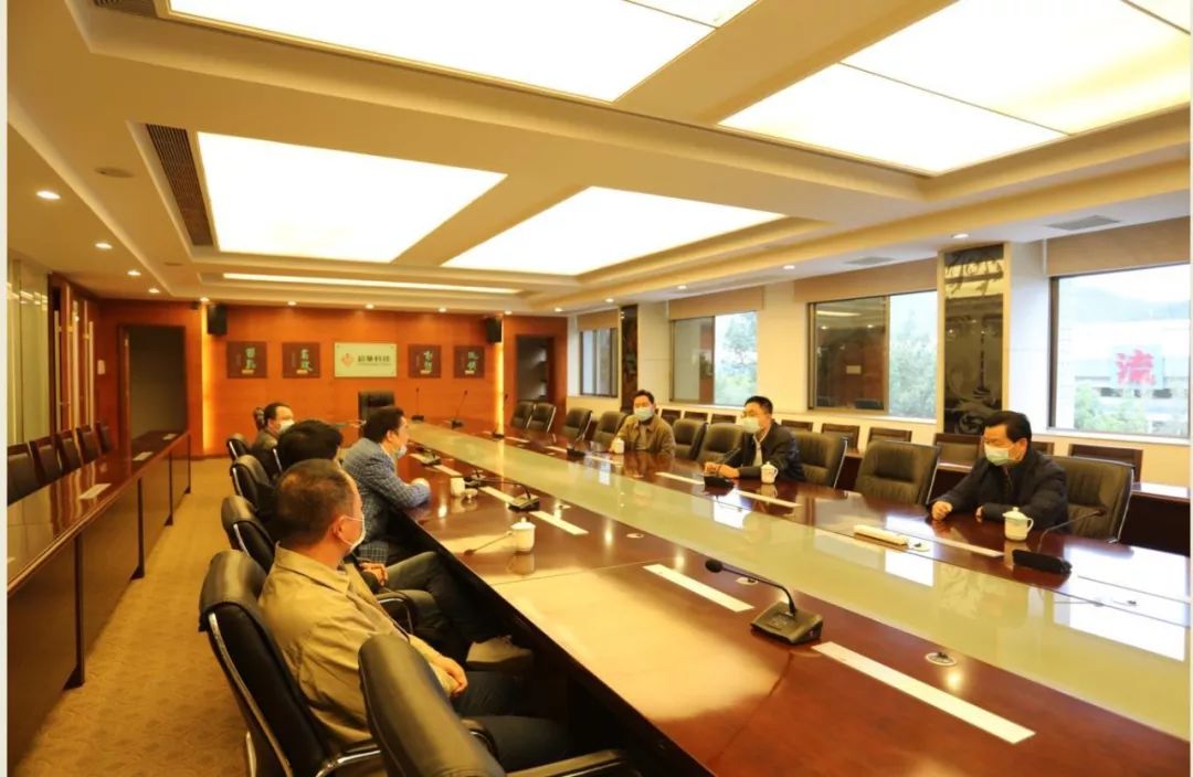 梅州市副市長、梅縣區委書記吳澤桐視察指導超華科技疫情防控工作